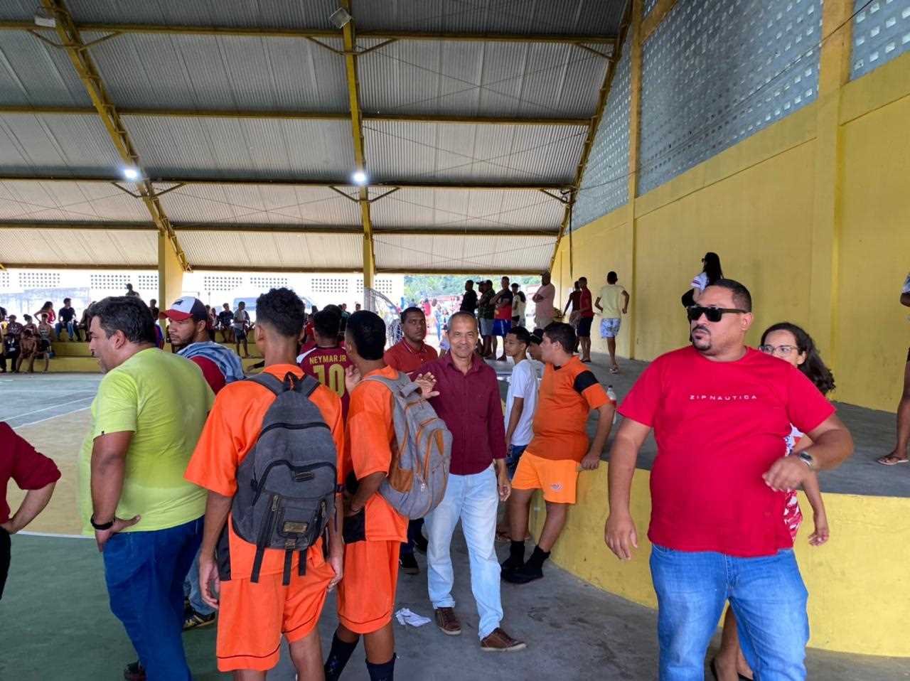 Camacã: Prefeitura faz manutenção de campos de futebol, pinturas em quadras e recebe jogos escolares